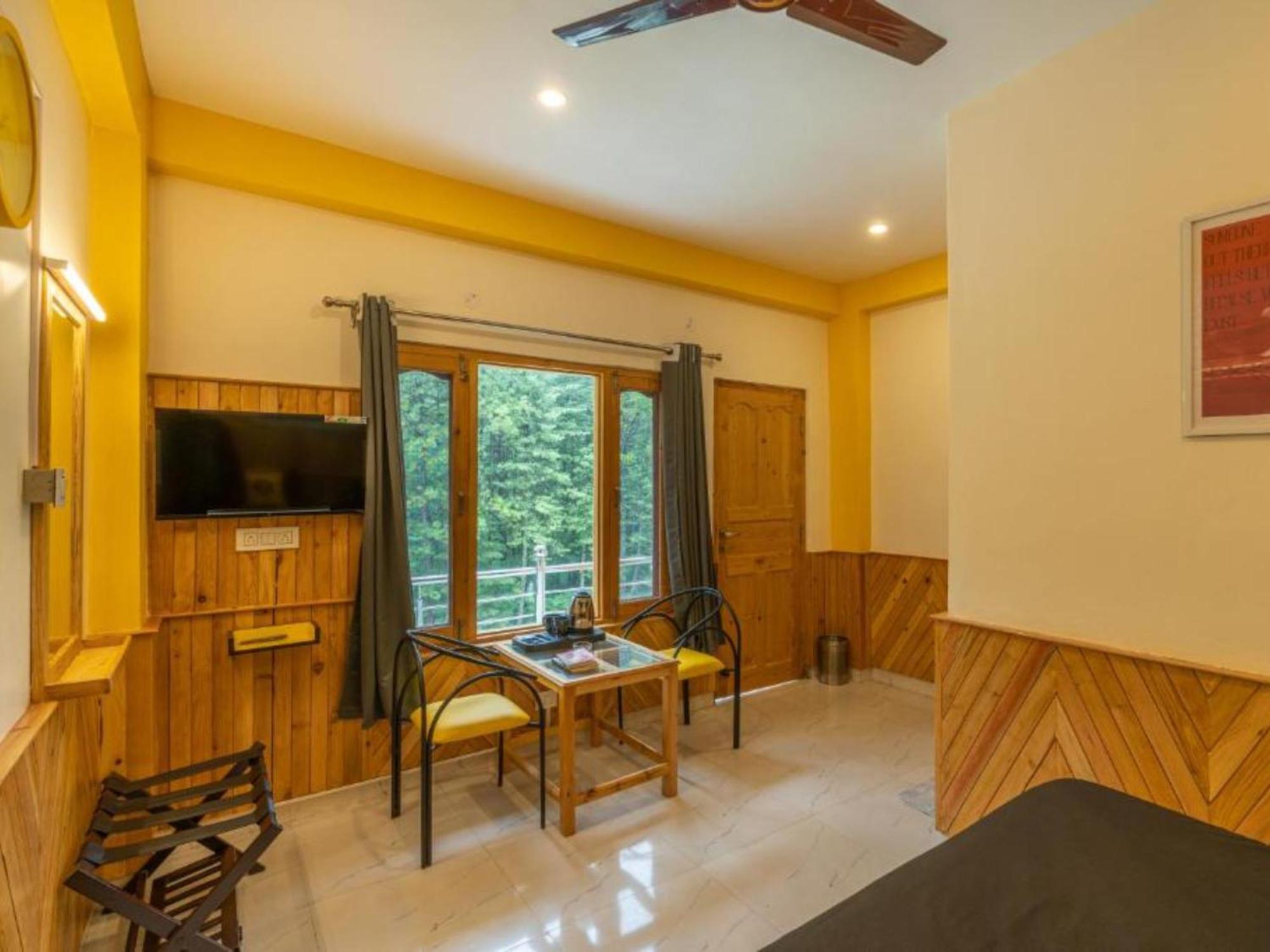 The Hosteller Kasol, Riverside Room photo