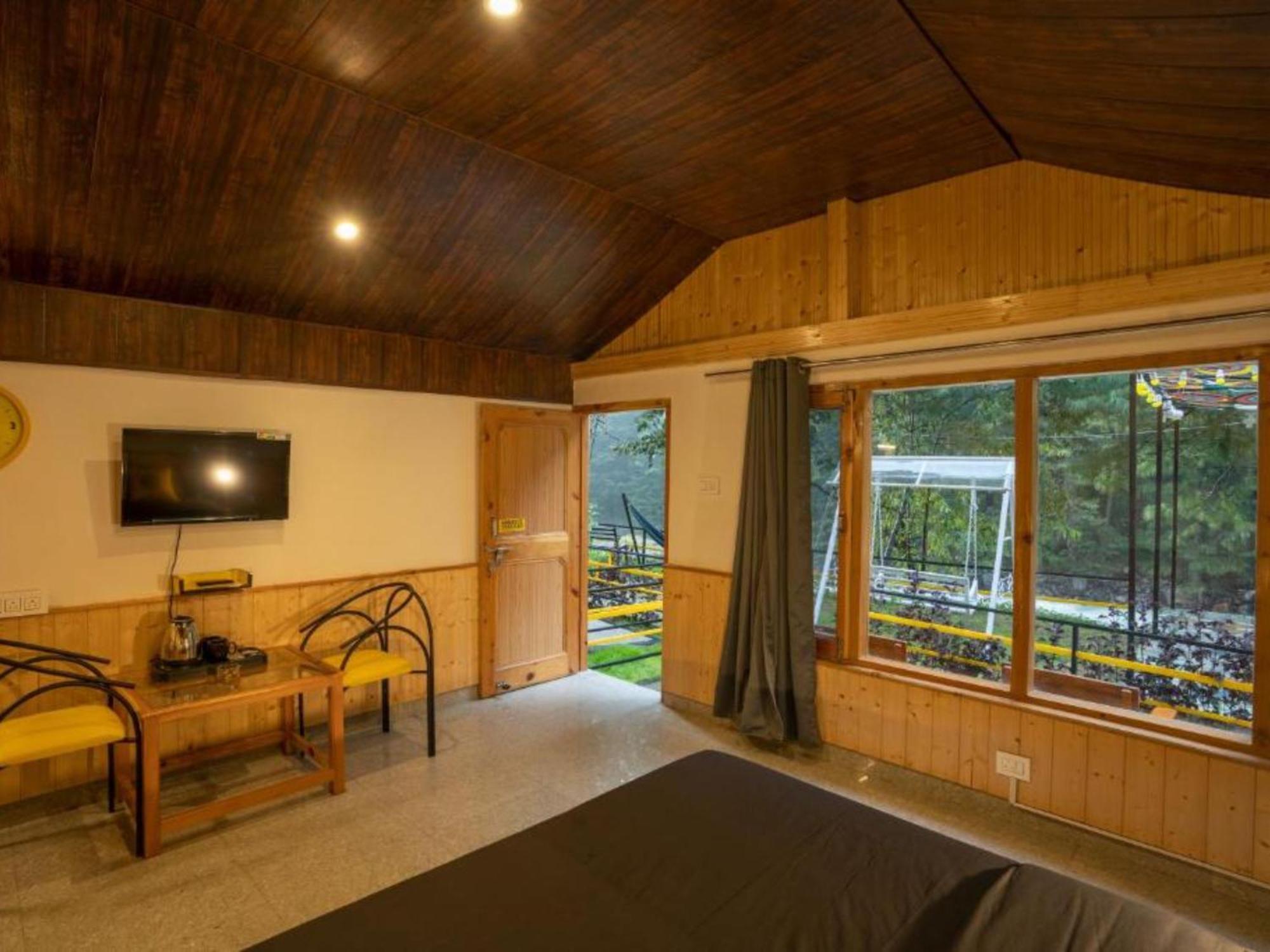 The Hosteller Kasol, Riverside Room photo